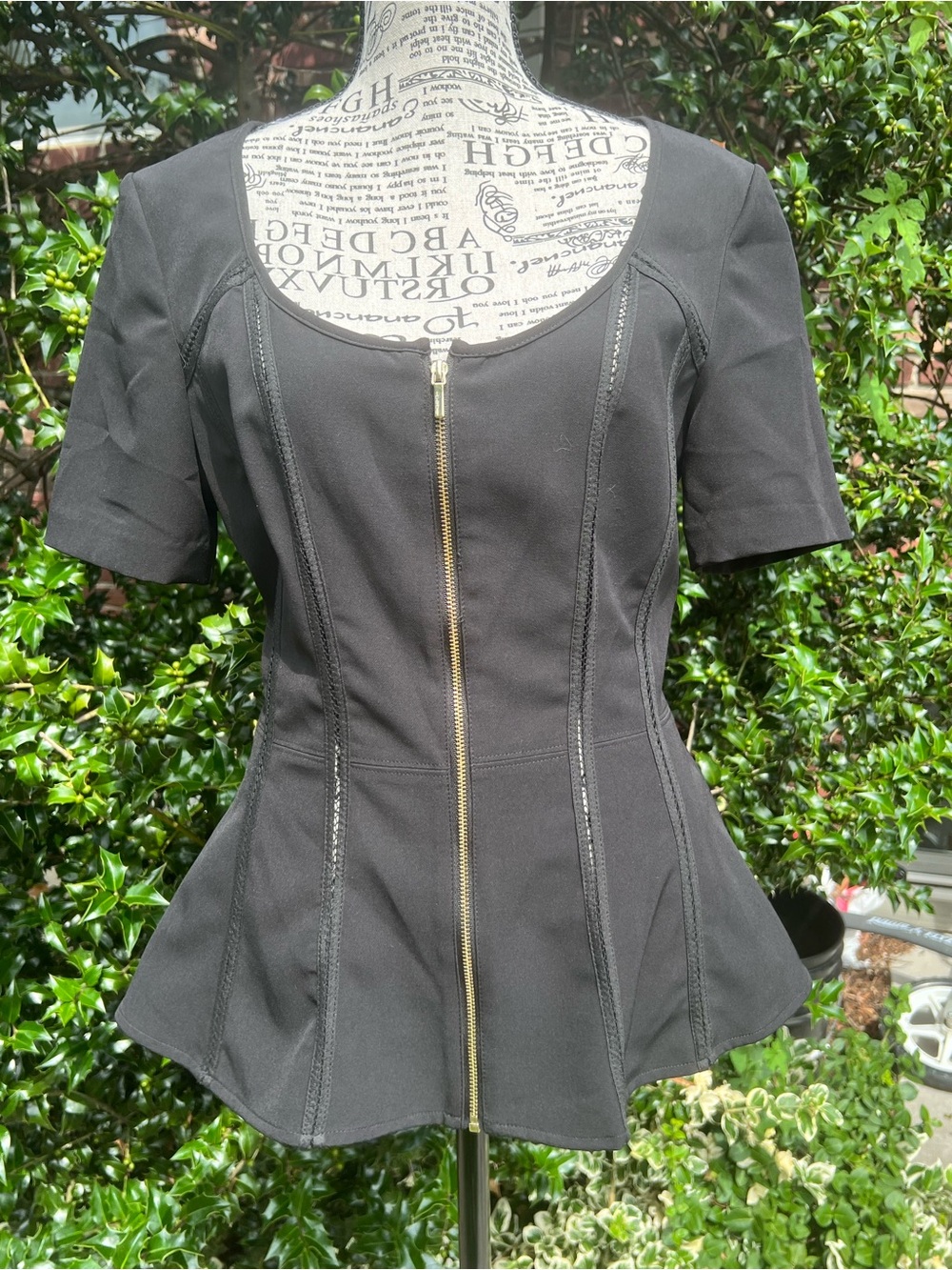 2/30 bebe Black Short-Sleeve Peplum Zip-Front Top M